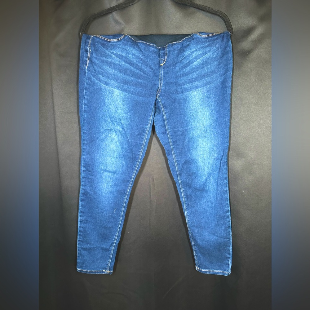1822 Butter Soft Maternity Jeans